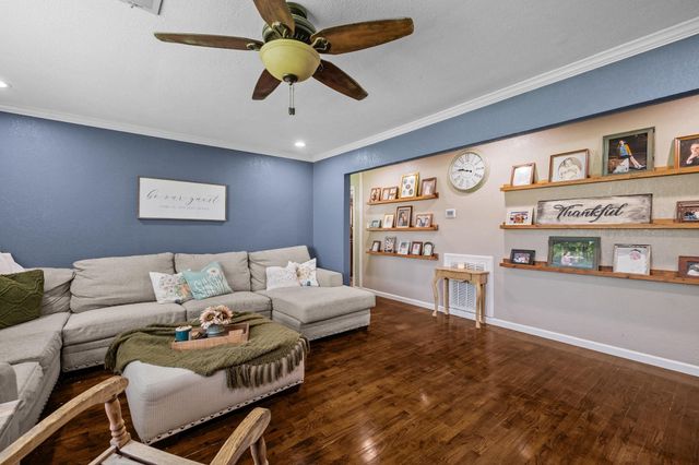 1416 N Avenue F, Freeport, TX 77541