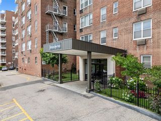 355 Bronx River Road 1i, Yonkers, NY 10704