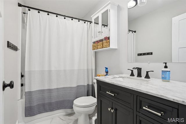 74 Horseshoe Lane, Litchfield, IL 62056