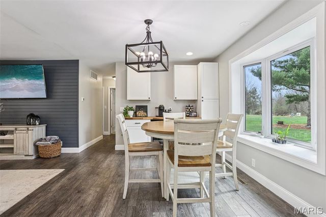 74 Horseshoe Lane, Litchfield, IL 62056