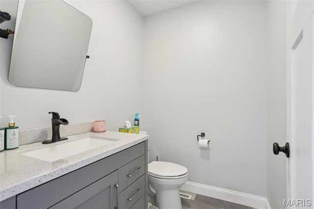 74 Horseshoe Lane, Litchfield, IL 62056