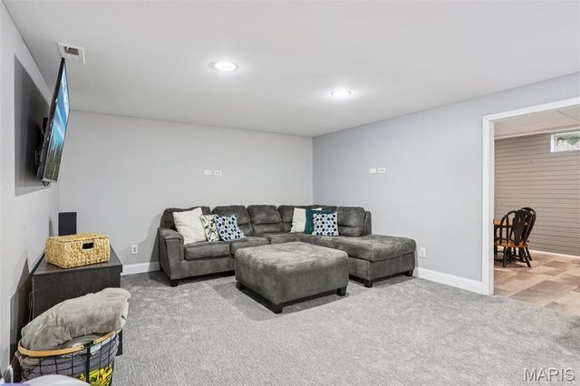 74 Horseshoe Lane, Litchfield, IL 62056