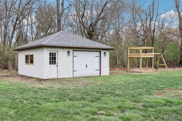 74 Horseshoe Lane, Litchfield, IL 62056