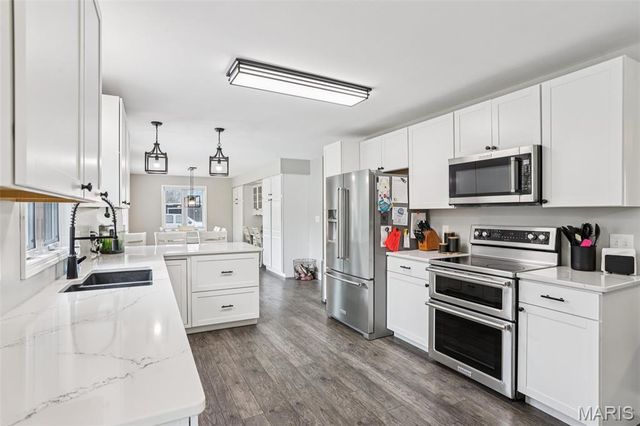 74 Horseshoe Lane, Litchfield, IL 62056