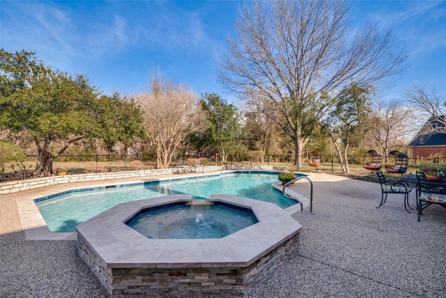 202 Carriage Hill Lane, Heath, TX 75032