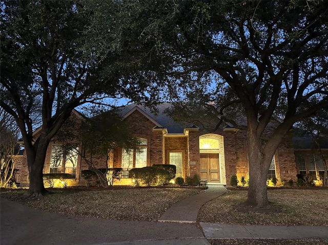202 Carriage Hill Lane, Heath, TX 75032