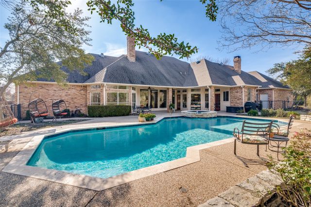 202 Carriage Hill Lane, Heath, TX 75032