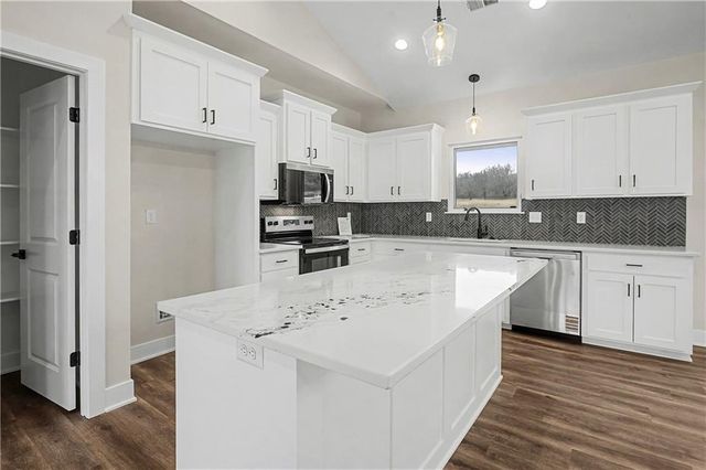 710 NW 1501 Road, Holden, MO 64040