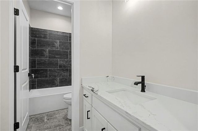 710 NW 1501 Road, Holden, MO 64040