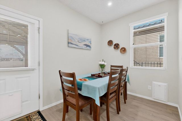 2334 Vista De Colinas Drive SE, Rio Rancho, NM 87124