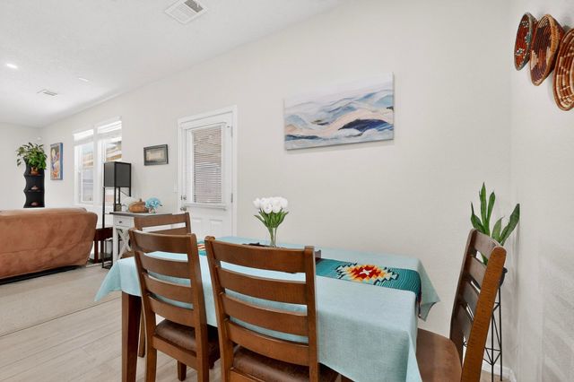 2334 Vista De Colinas Drive SE, Rio Rancho, NM 87124