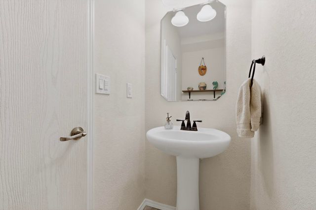 2334 Vista De Colinas Drive SE, Rio Rancho, NM 87124