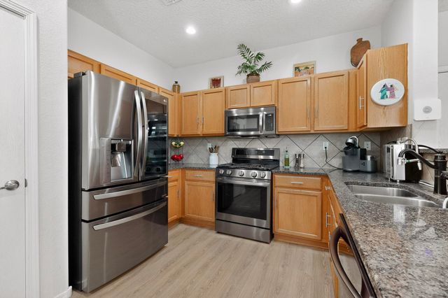 2334 Vista De Colinas Drive SE, Rio Rancho, NM 87124