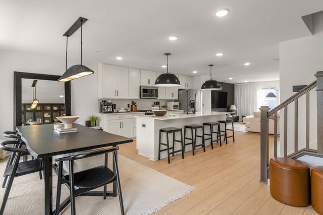 15577 Everglade Avenue, Apple Valley, MN 55124