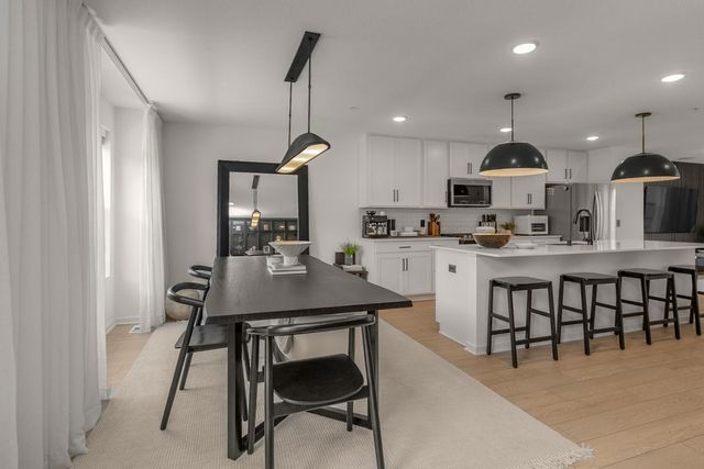 15577 Everglade Avenue, Apple Valley, MN 55124