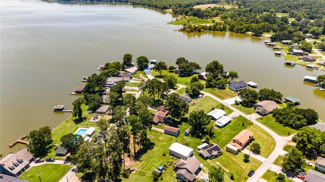 600 Sam Houston Lp, Point Blank, TX 77364