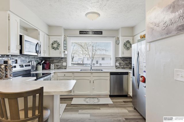 13305 S 20th Avenue, Bellevue, NE 68123