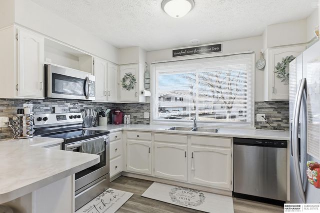 13305 S 20th Avenue, Bellevue, NE 68123