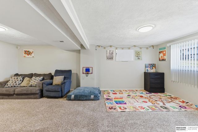 13305 S 20th Avenue, Bellevue, NE 68123