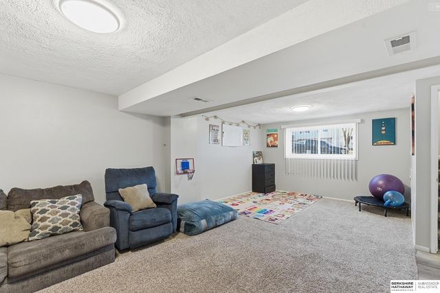 13305 S 20th Avenue, Bellevue, NE 68123