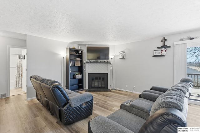 13305 S 20th Avenue, Bellevue, NE 68123