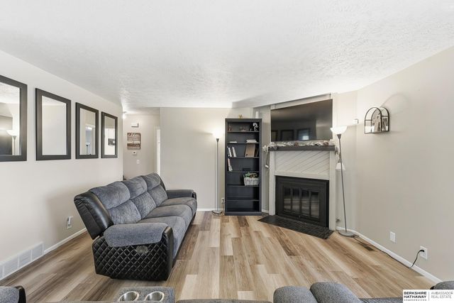 13305 S 20th Avenue, Bellevue, NE 68123