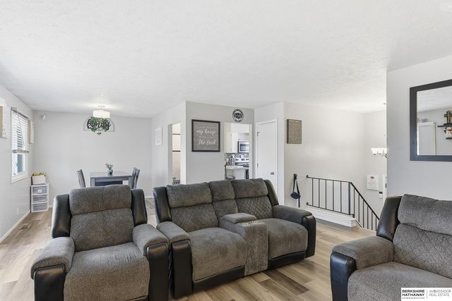 13305 S 20th Avenue, Bellevue, NE 68123