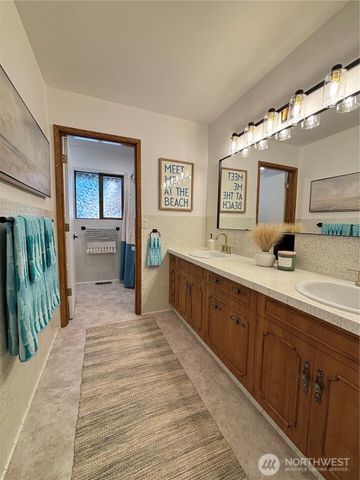 720 1st Street, Hoquiam, WA 98550