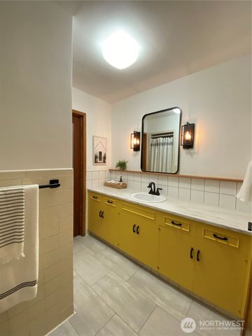 720 1st Street, Hoquiam, WA 98550