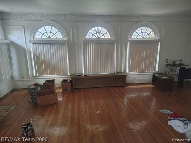 8700 Dexter Avenue, Detroit, MI 48206