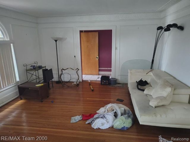 8700 Dexter Avenue, Detroit, MI 48206