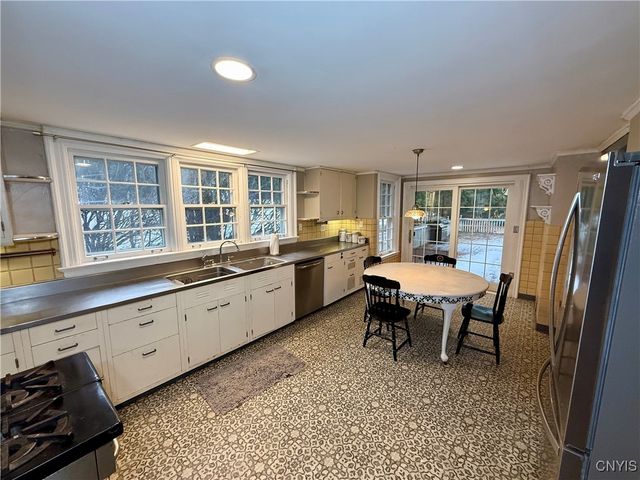 60 Sullivan Street, Cazenovia, NY 13035