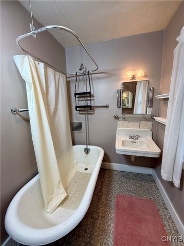 60 Sullivan Street, Cazenovia, NY 13035