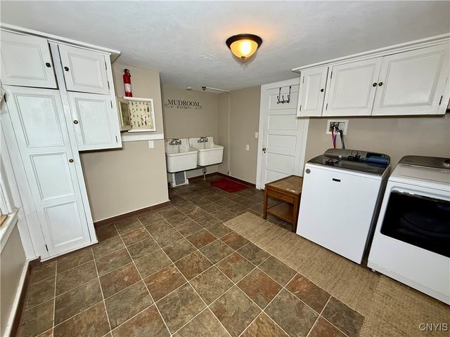 60 Sullivan Street, Cazenovia, NY 13035