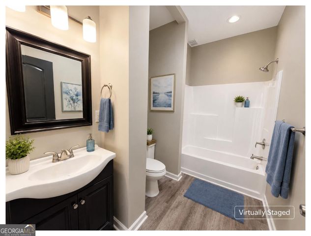 5589 River Road B, Ellenwood, GA 30294