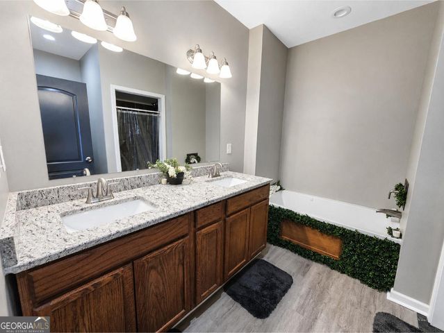 5589 River Road B, Ellenwood, GA 30294