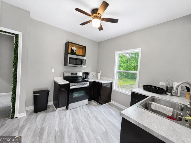 5589 River Road B, Ellenwood, GA 30294