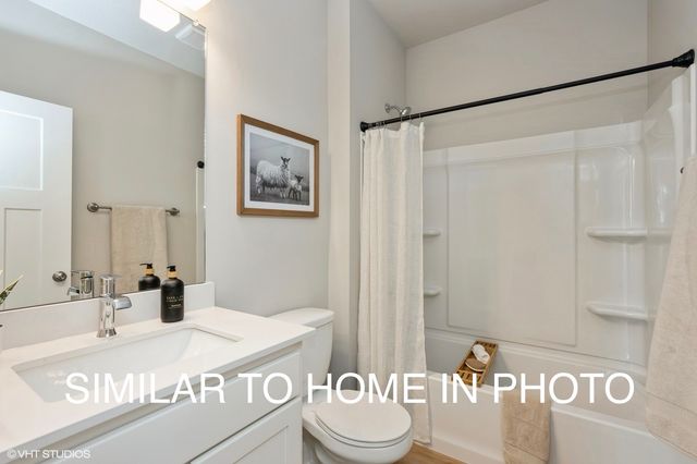 5664 Brook View Avenue, Des Moines, IA 50317