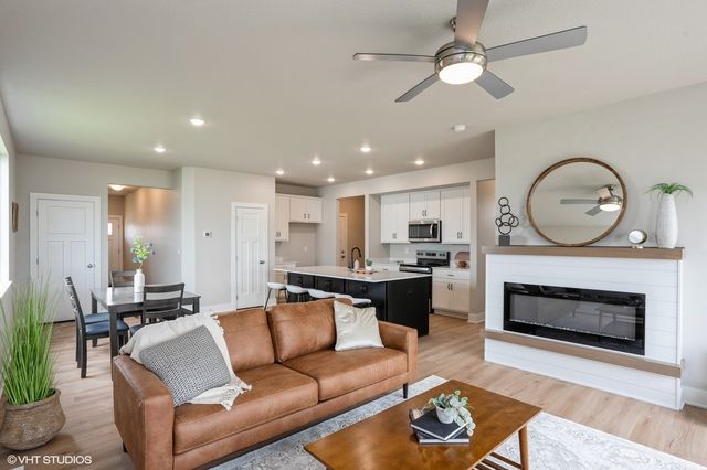 5664 Brook View Avenue, Des Moines, IA 50317