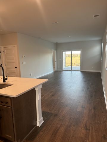 1021 Royal Gorge Pvt Ct, Gallatin, TN 37066