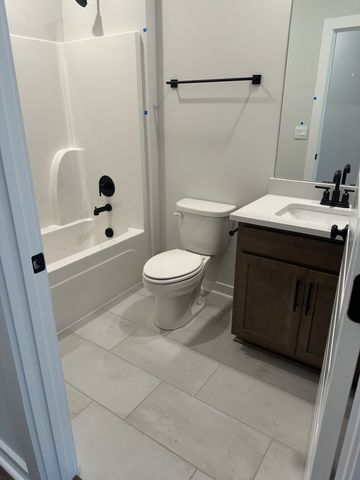 1021 Royal Gorge Pvt Ct, Gallatin, TN 37066