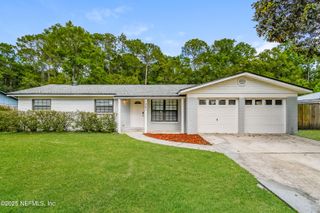 1061 GROVE PARK Drive E, Orange Park, FL 32073