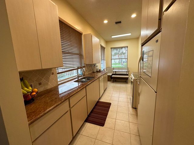 7461 SE Autumn Lane, Hobe Sound, FL 33455