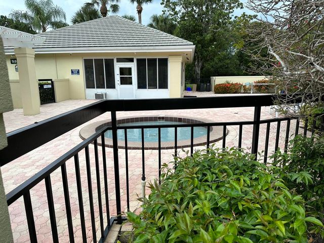 7461 SE Autumn Lane, Hobe Sound, FL 33455