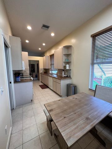 7461 SE Autumn Lane, Hobe Sound, FL 33455