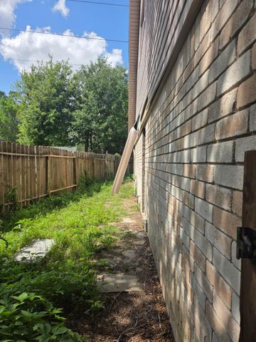 6911 Oak Bough Drive, Houston, TX 77088