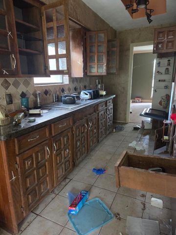 6911 Oak Bough Drive, Houston, TX 77088