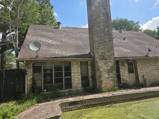 6911 Oak Bough Drive, Houston, TX 77088