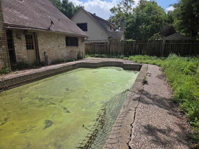 6911 Oak Bough Drive, Houston, TX 77088