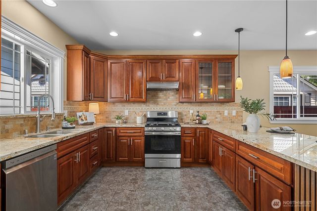 3139 Oas Drive W, University Place, WA 98466